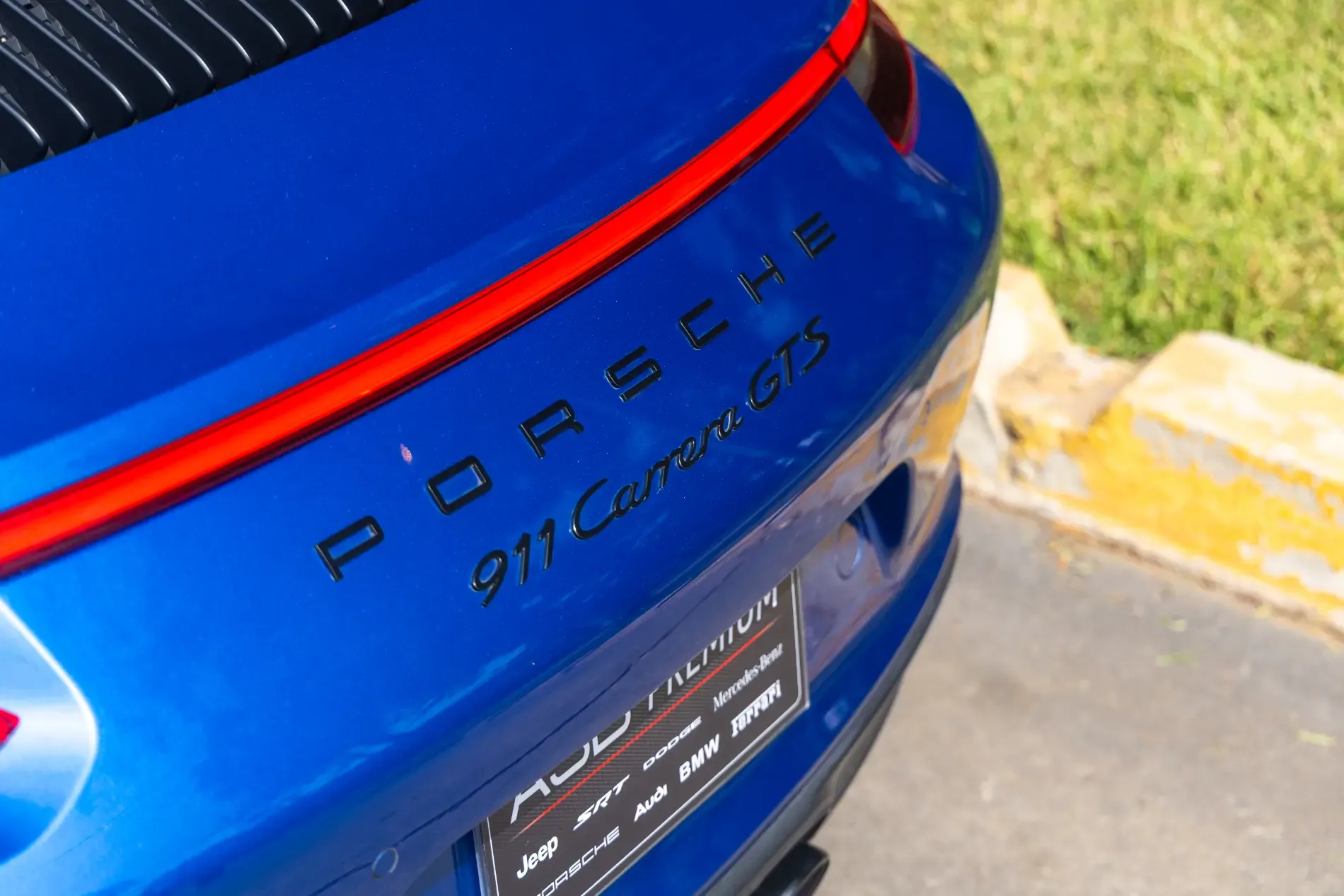 PORSCHE 911 Carrera GTS