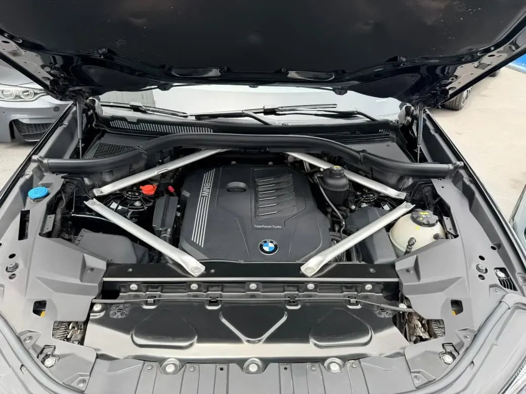 BMW X6 40i