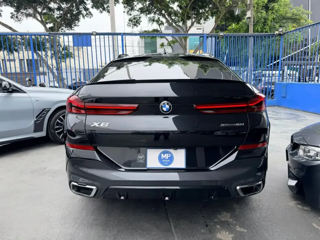 BMW X6 40i