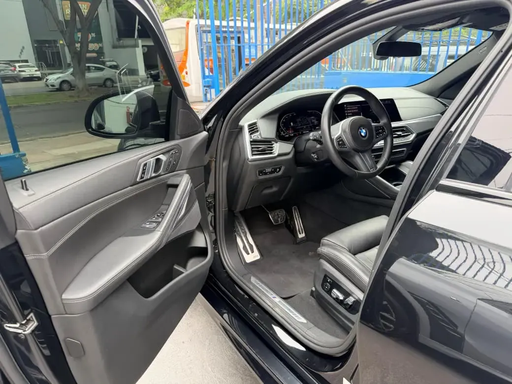 BMW X6 40i
