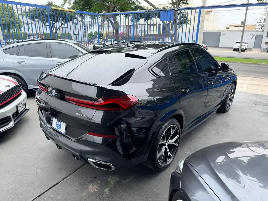 BMW X6 40i