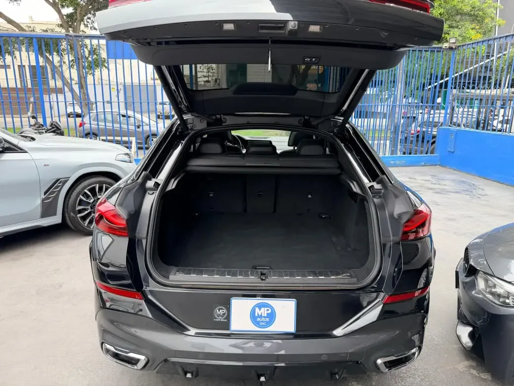 BMW X6 40i