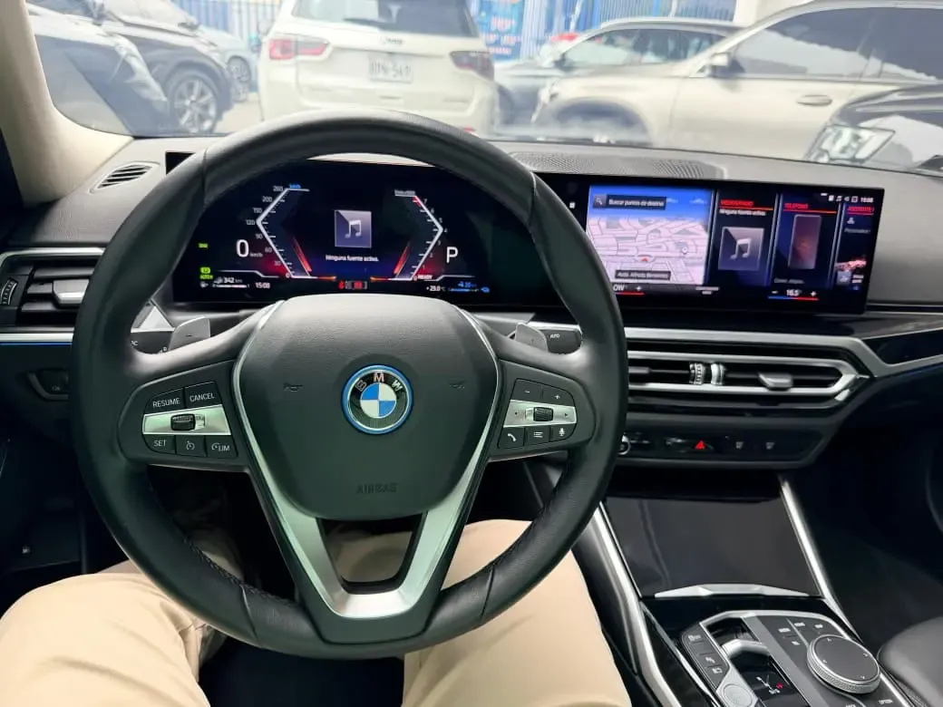 BMW Serie 3 330e