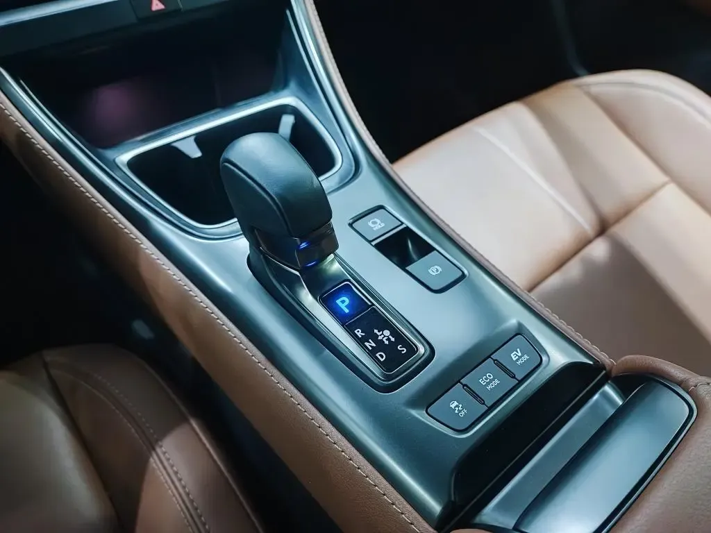 LEXUS LBX
