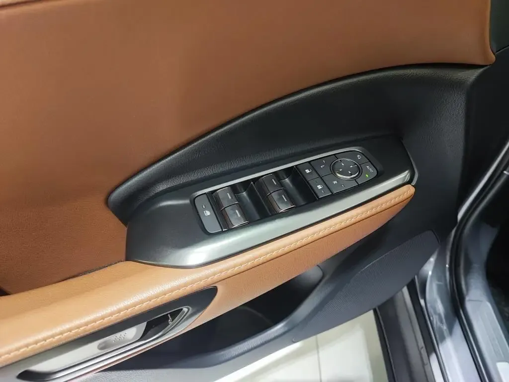 LEXUS LBX