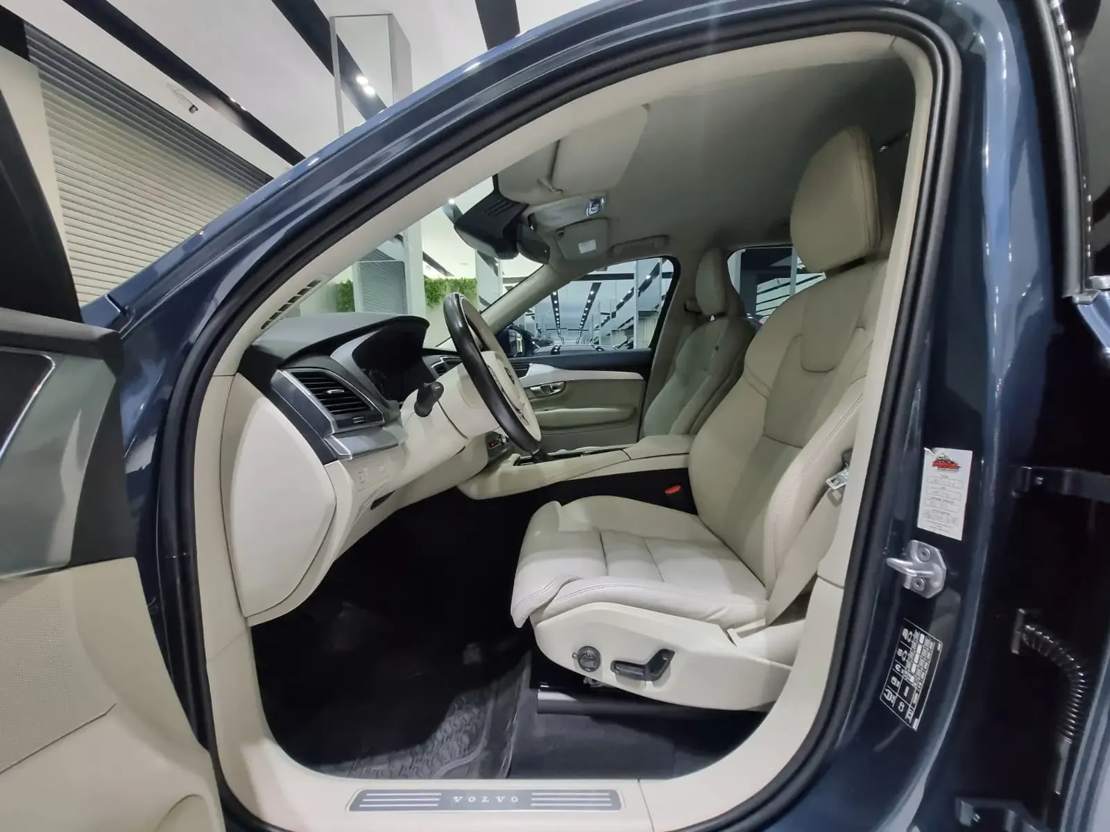 VOLVO XC90 T5 Momentum