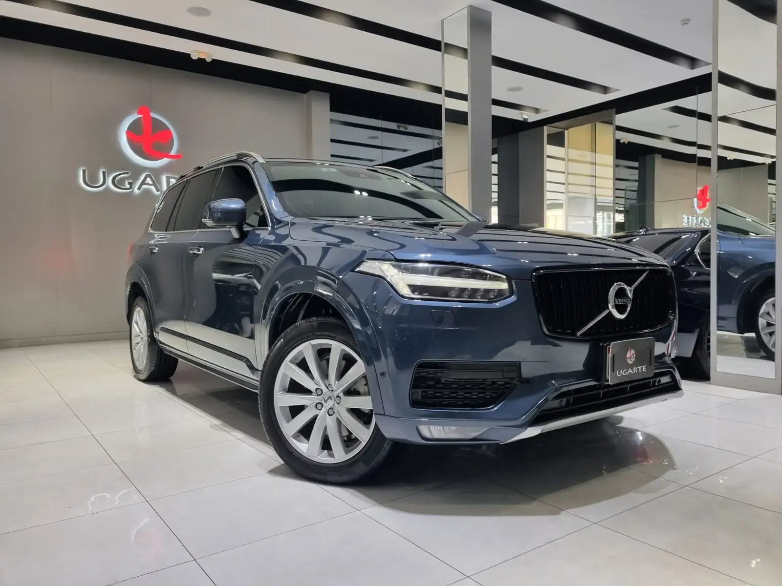 VOLVO XC90 T5 Momentum