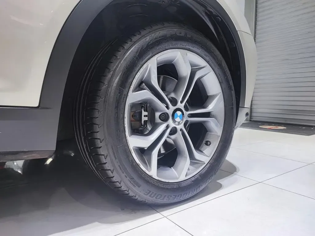 BMW X3 SDrive 20i X-Line