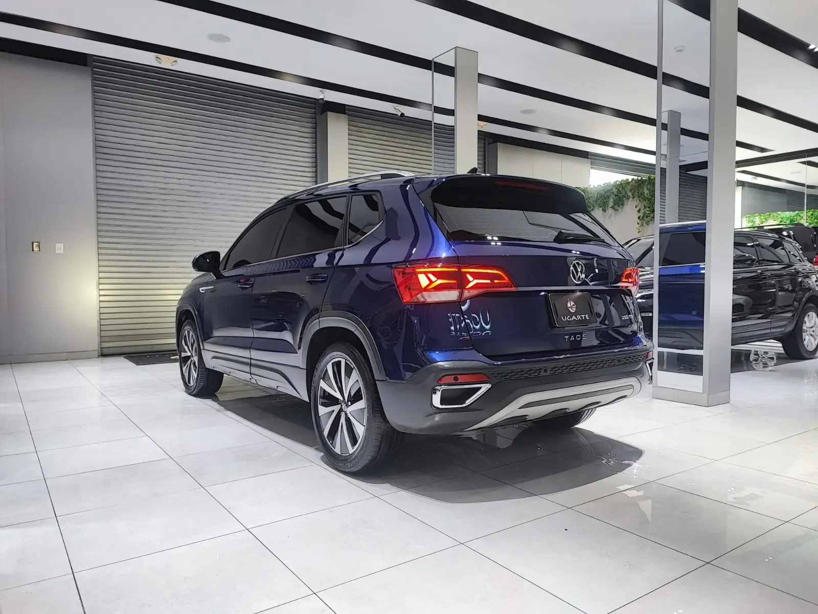 VOLKSWAGEN Taos Highline 250 TSI