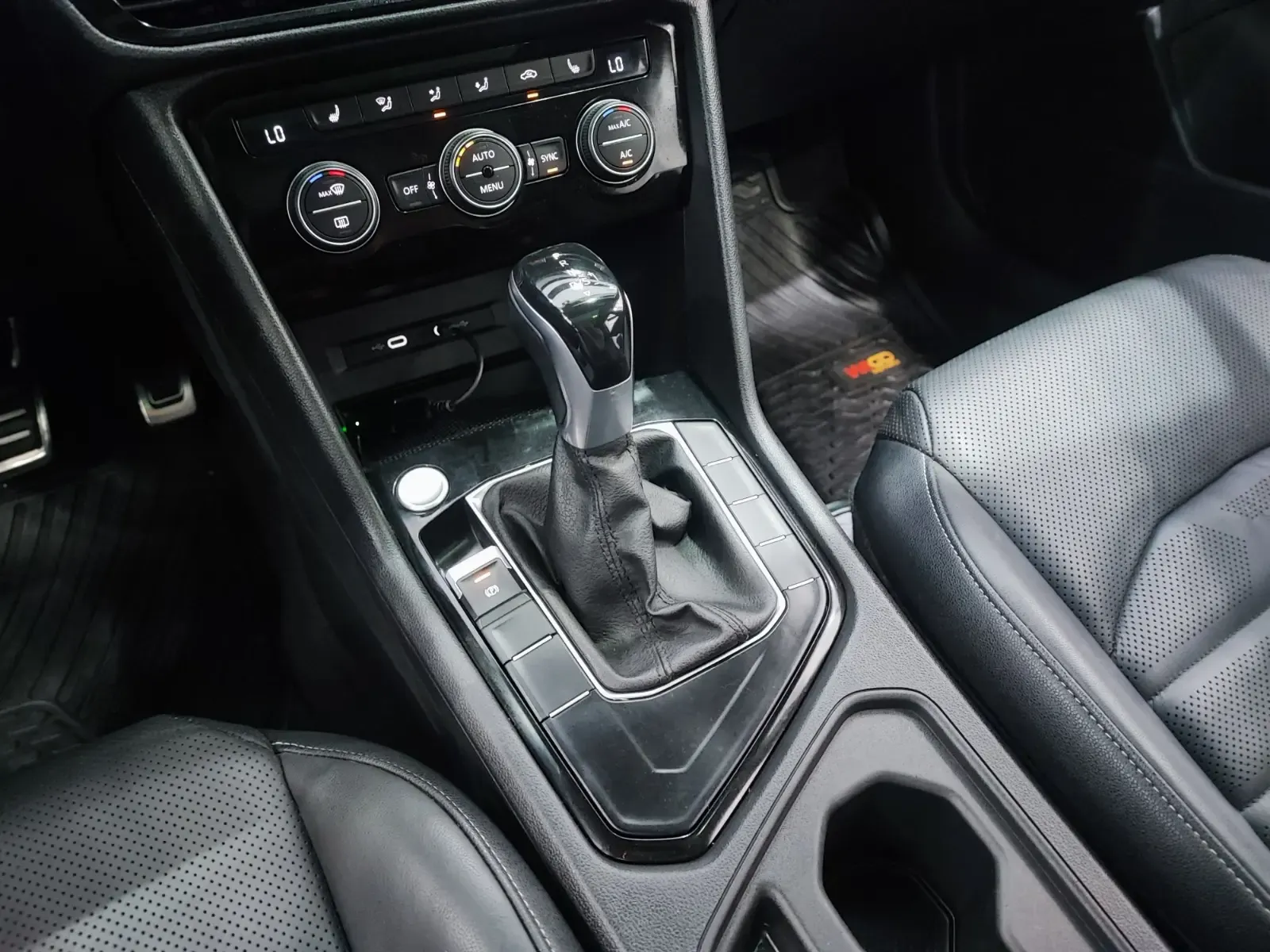 VOLKSWAGEN Taos Highline 250 TSI