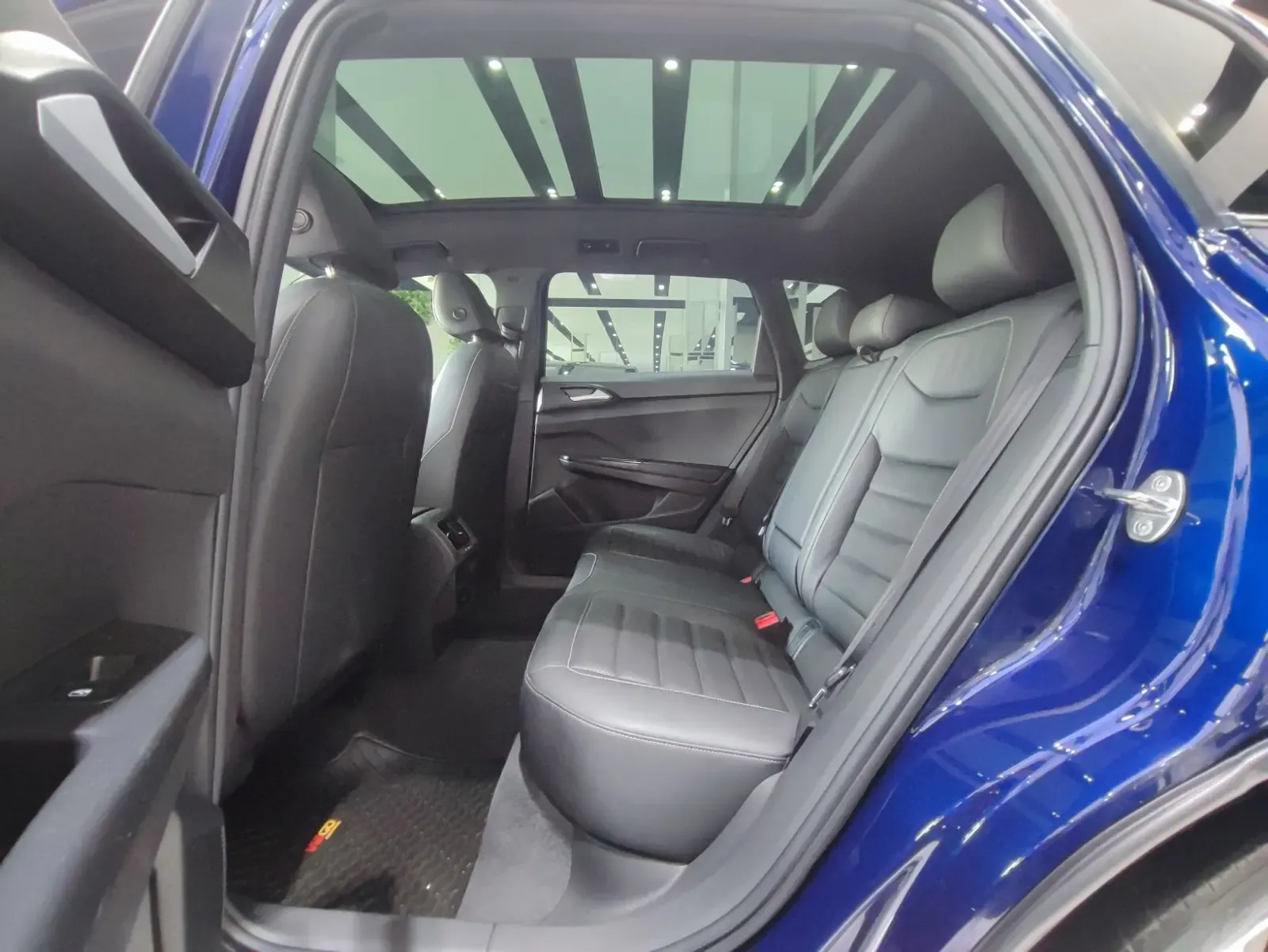 VOLKSWAGEN Taos Highline 250 TSI