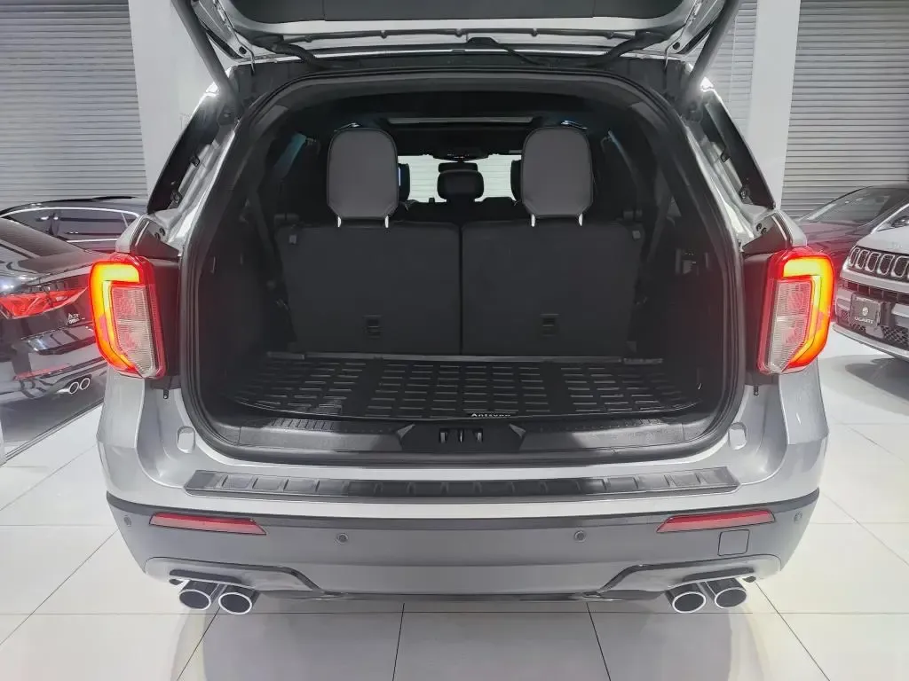 FORD Explorer ST
