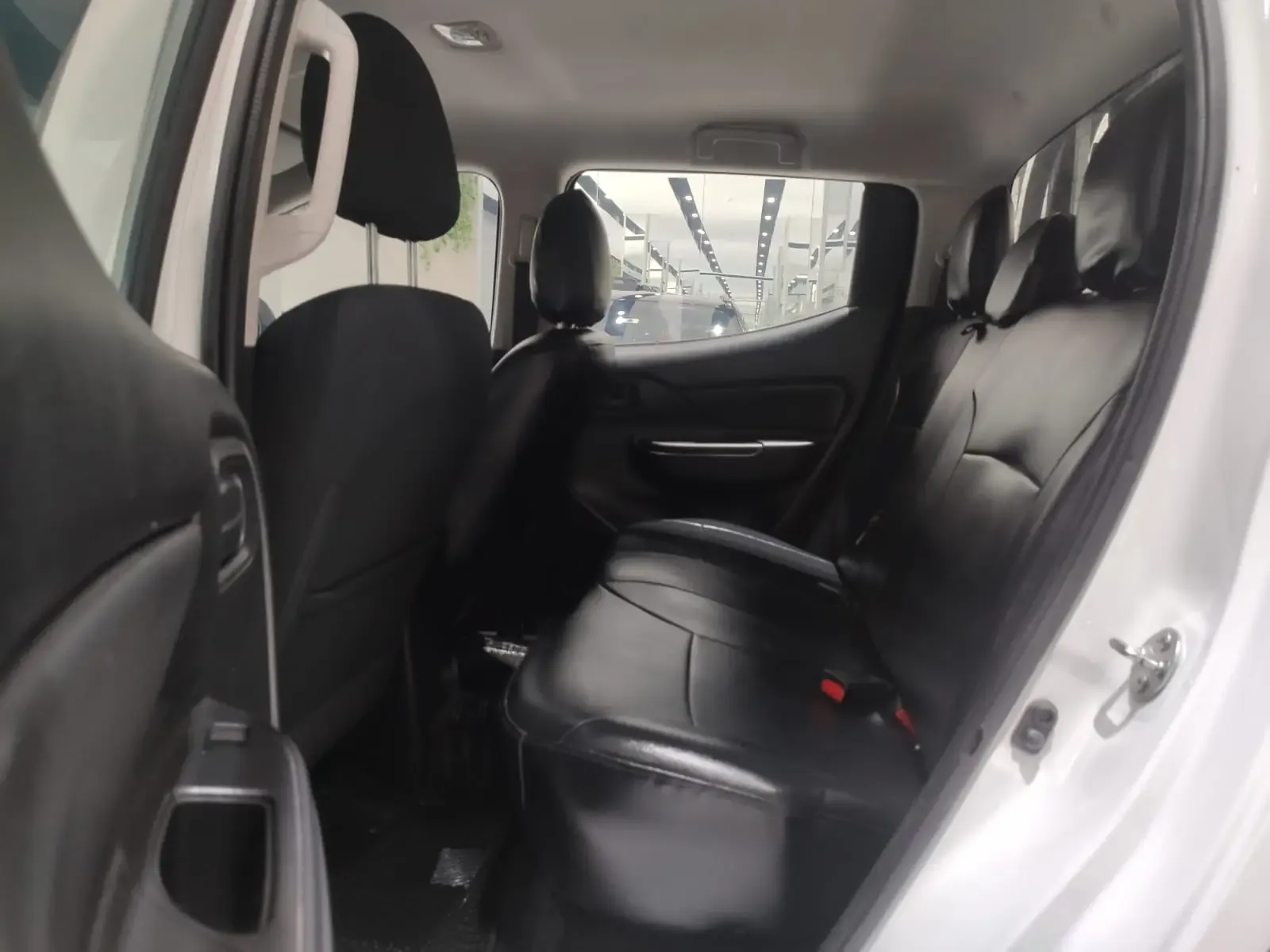 MITSUBISHI L200 4X2 2.1 TD GLX