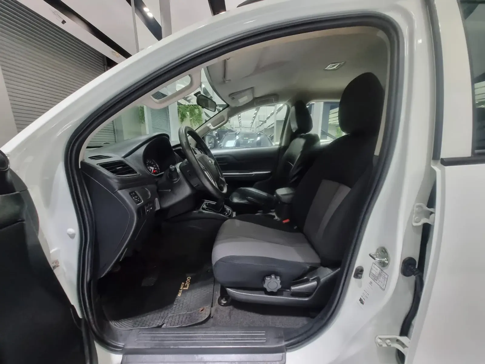 MITSUBISHI L200 4X2 2.1 TD GLX