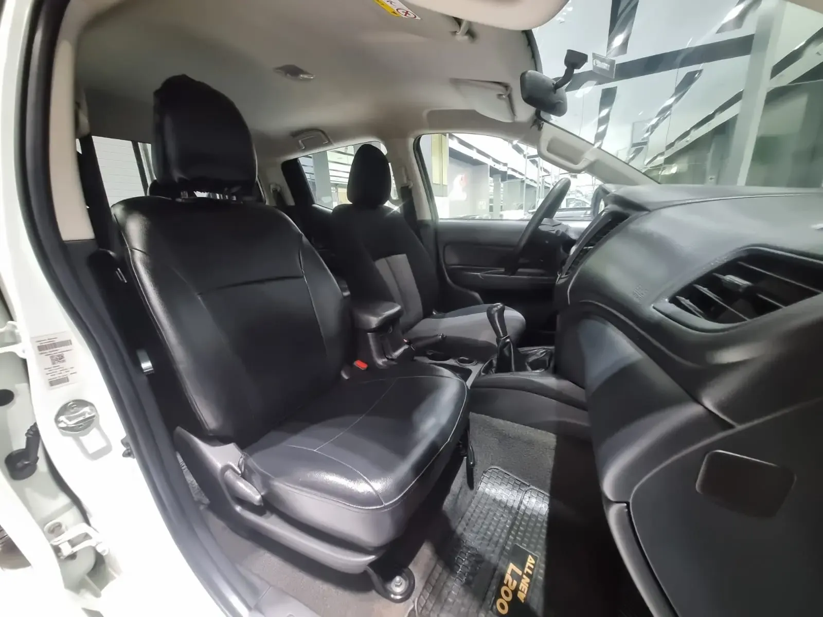 MITSUBISHI L200 4X2 2.1 TD GLX