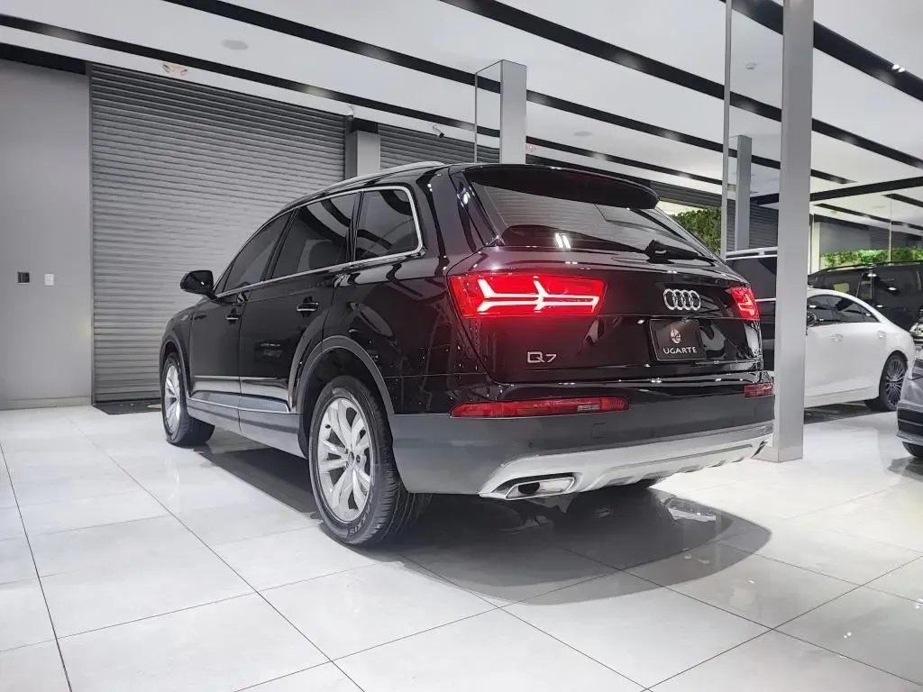 AUDI Q7 2.0T Attraction TFSI Quattro