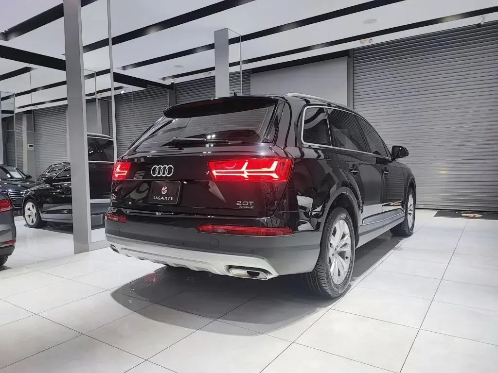 AUDI Q7 2.0T Attraction TFSI Quattro