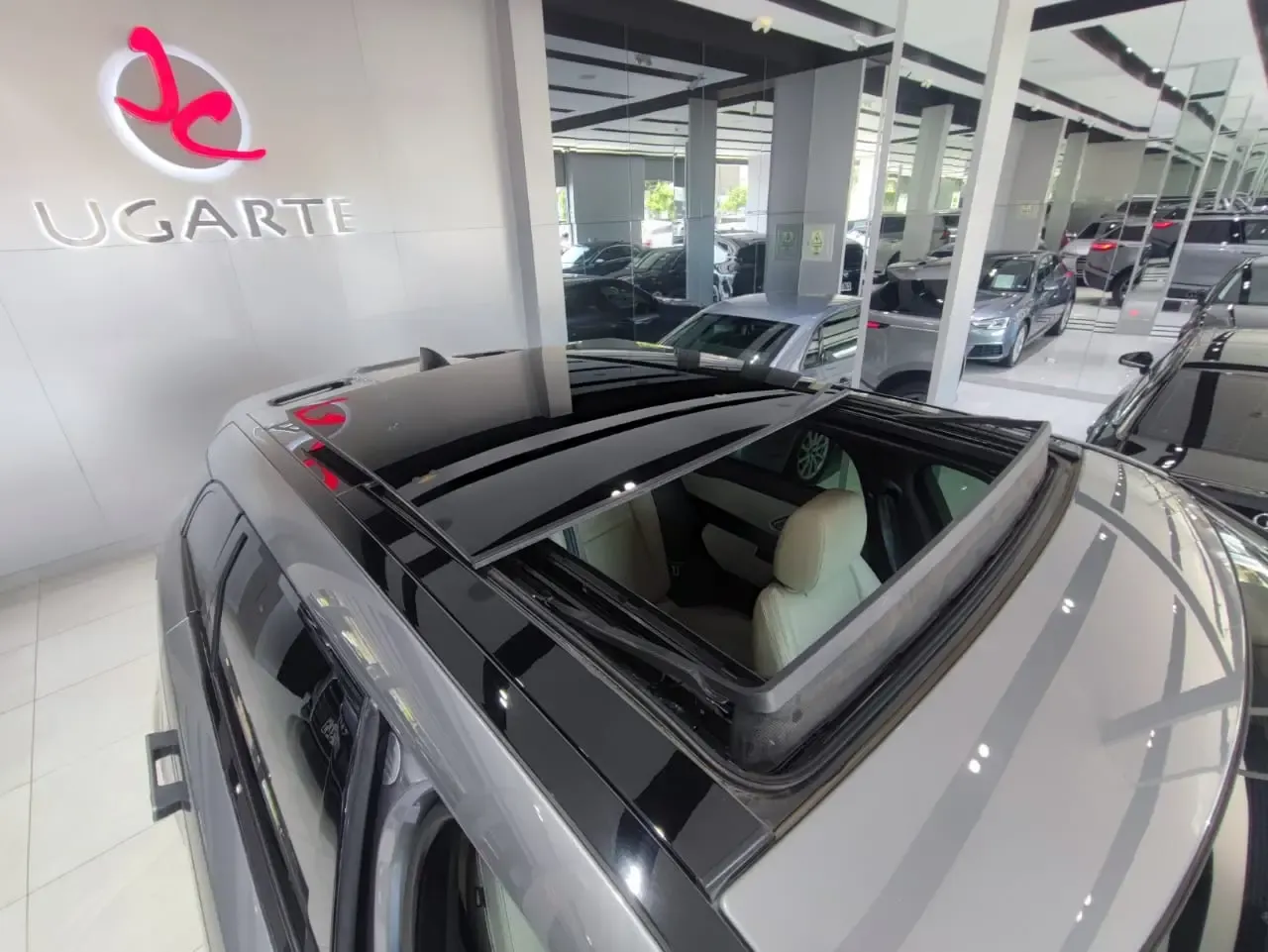 LAND ROVER Range Rover Velar R-Dynamic S MY23