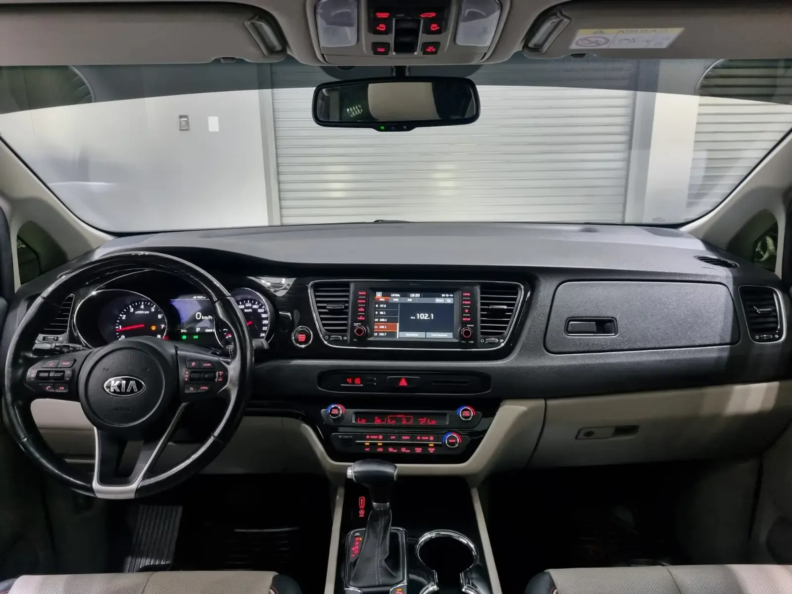 KIA Carnival 3.3 AT EX-Full Deluxe