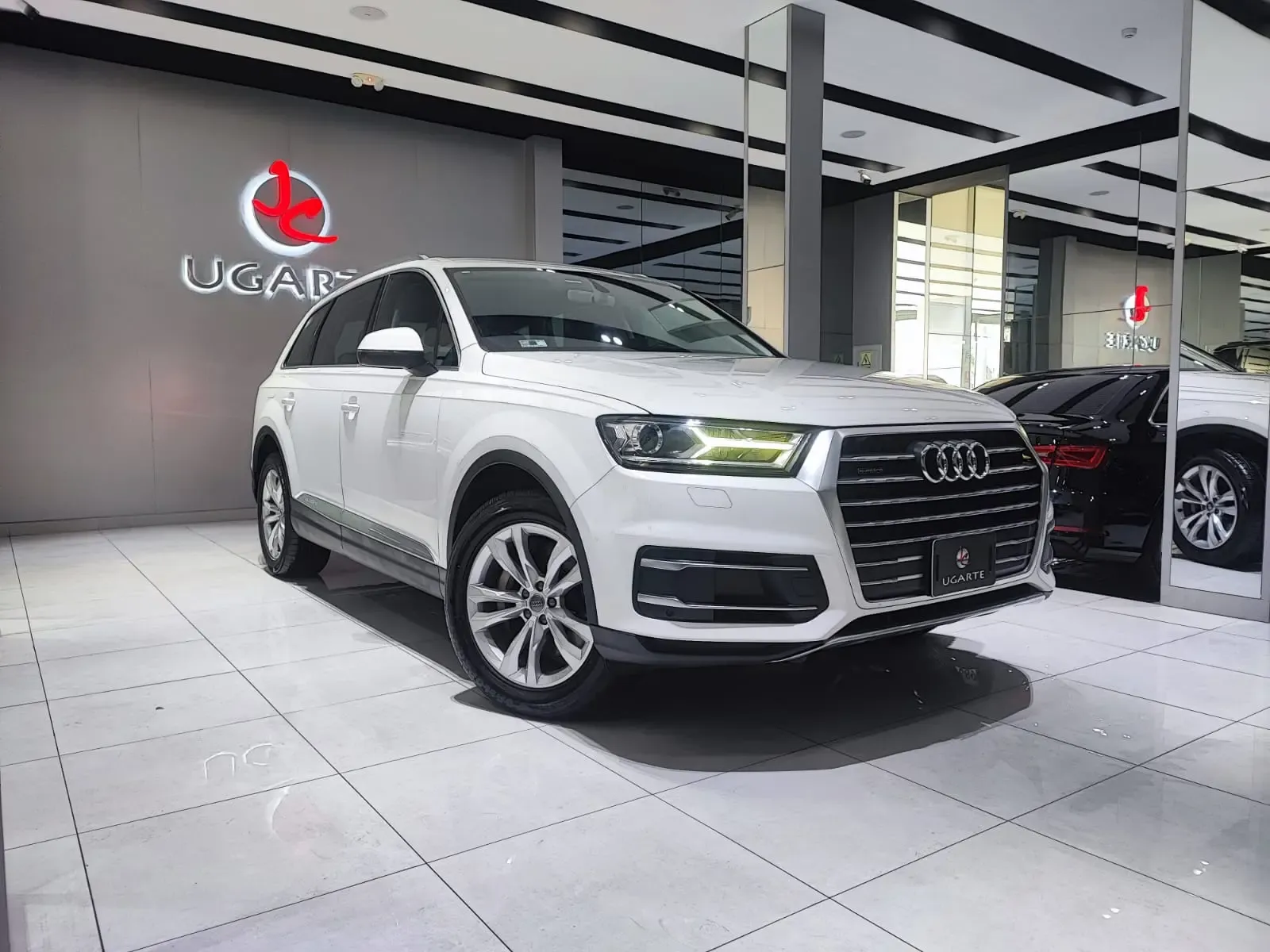 AUDI Q7 TFSI Quattro Tiptronic