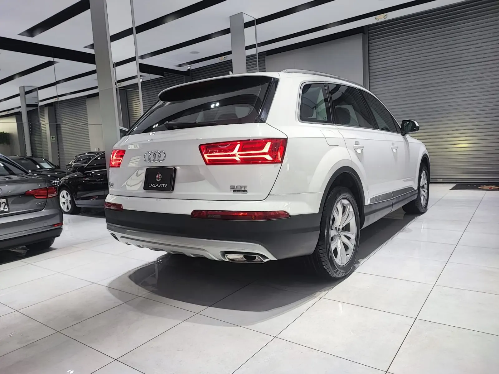 AUDI Q7 TFSI Quattro Tiptronic