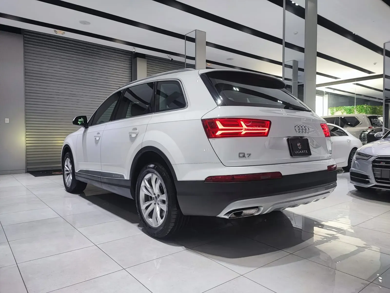 AUDI Q7 TFSI Quattro Tiptronic