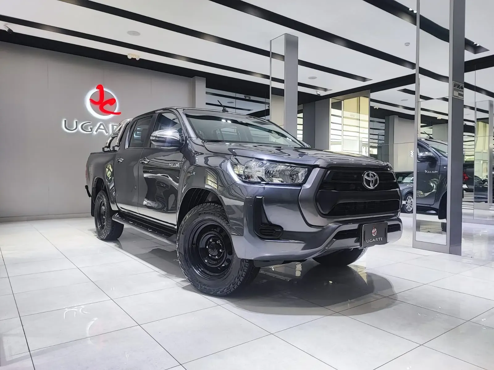 TOYOTA Hilux SR D/C