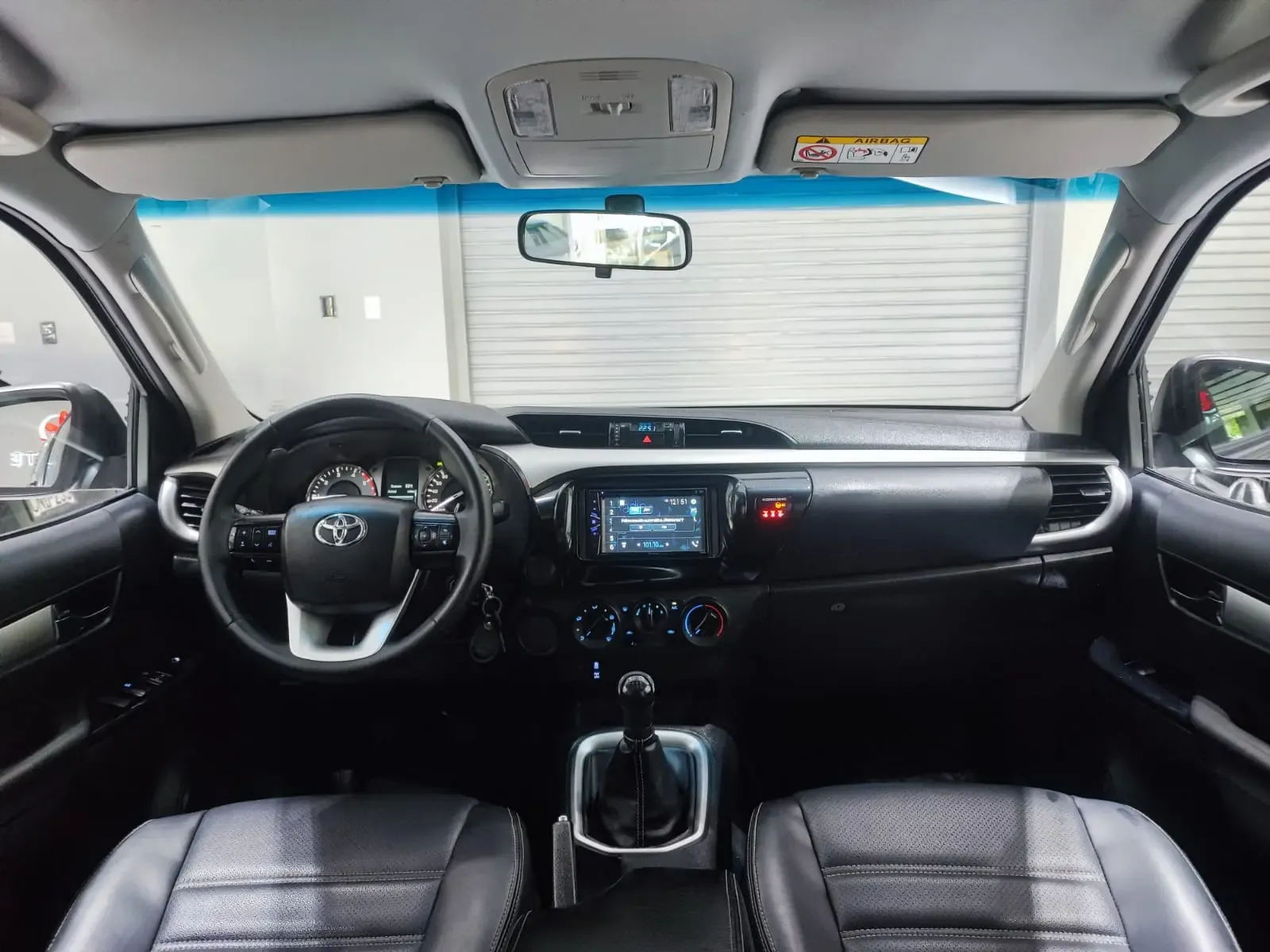 TOYOTA Hilux SR D/C