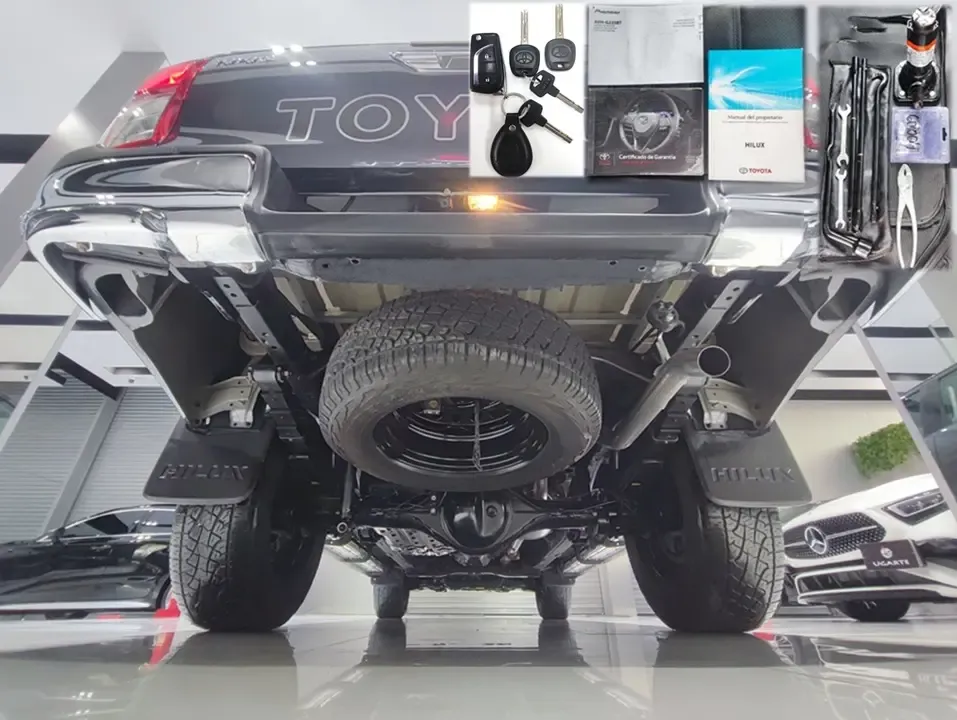 TOYOTA Hilux SR D/C