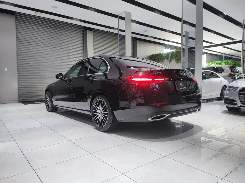 MERCEDES BENZ Clase C200
