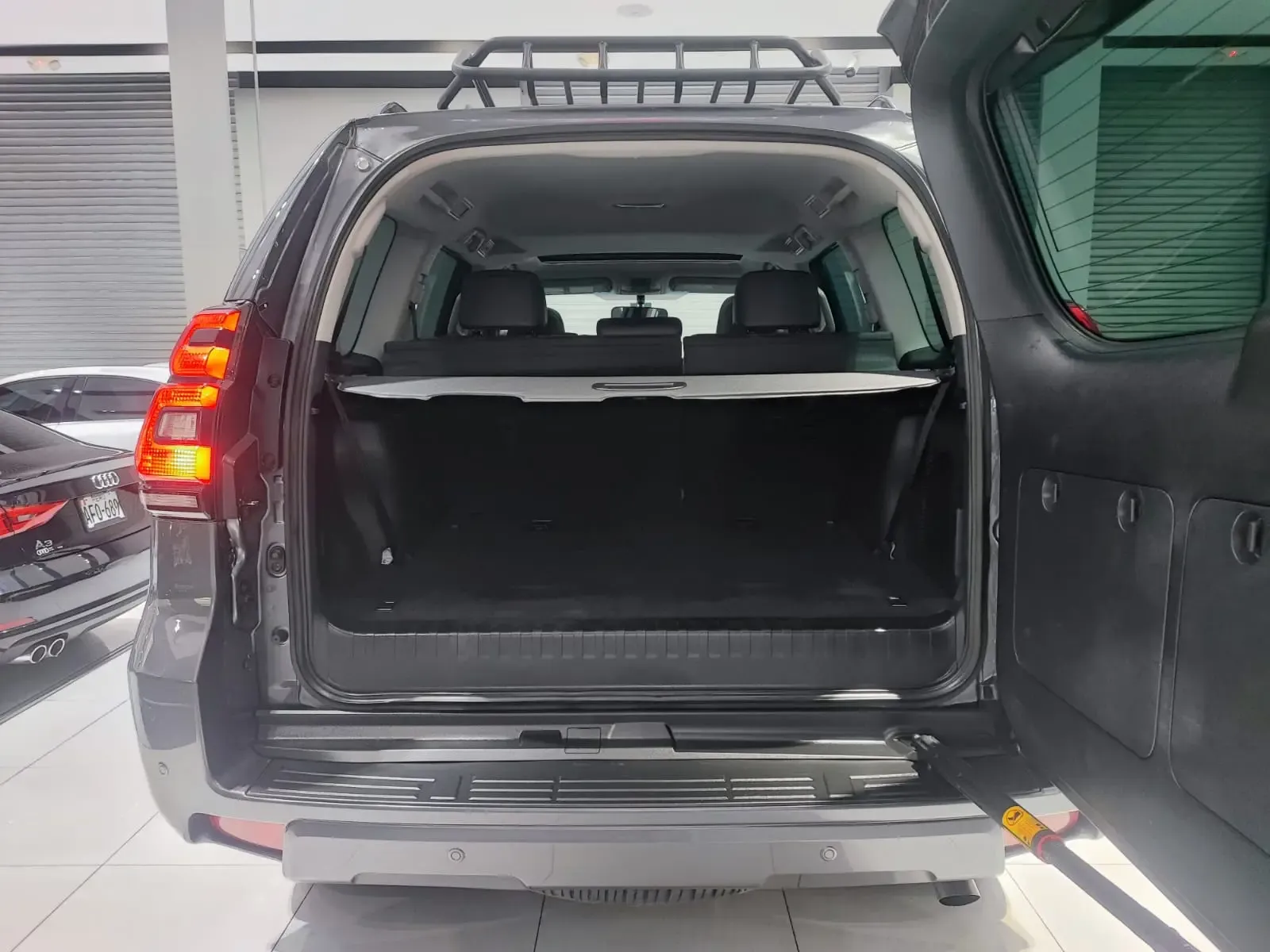 TOYOTA Land Cruiser Prado 4.0 TX-L AT
