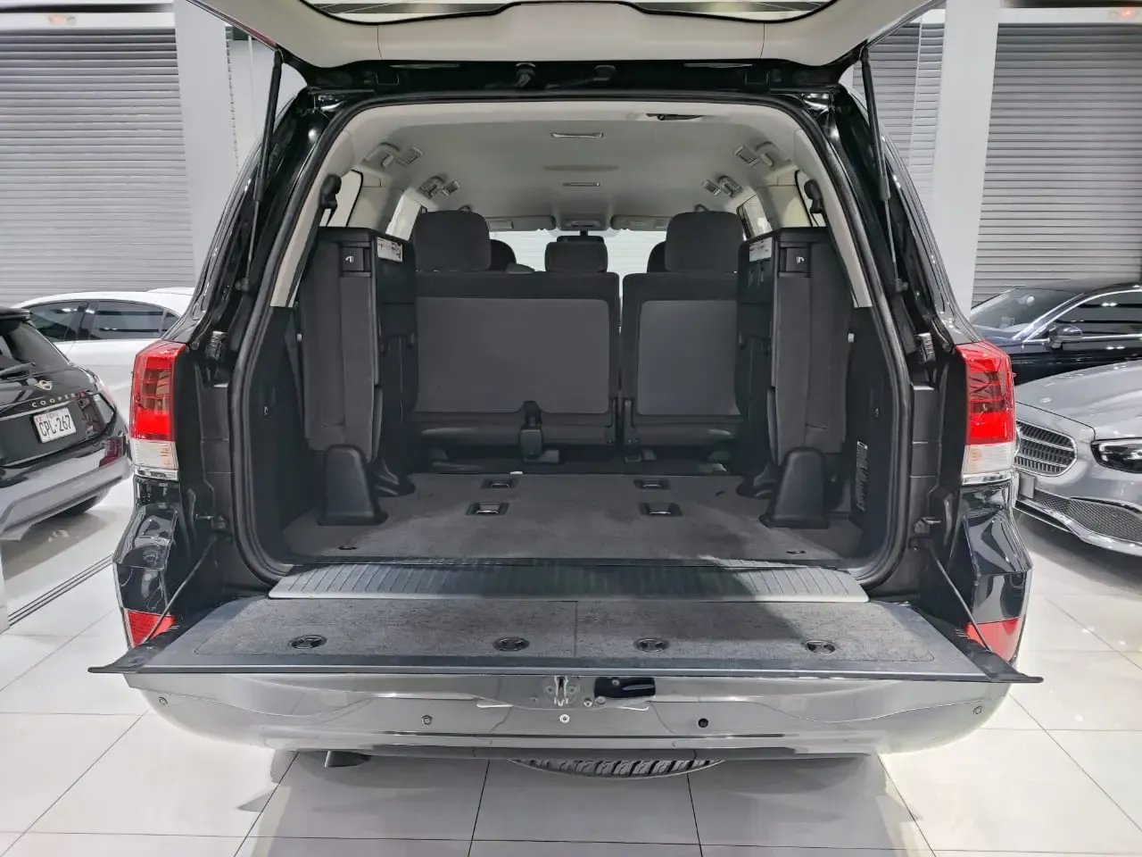 TOYOTA Land Cruiser 200
