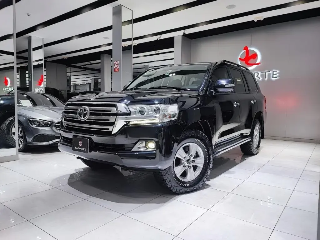 TOYOTA Land Cruiser 200