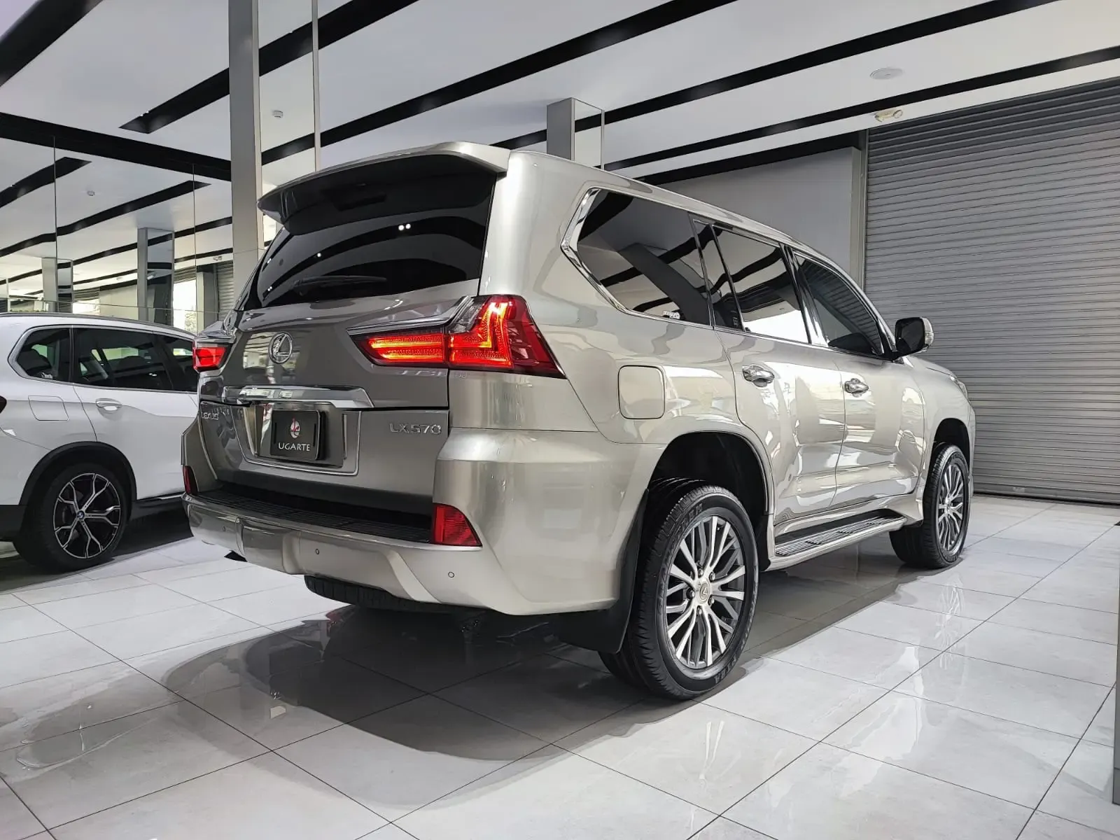 LEXUS LX 570 PLUS