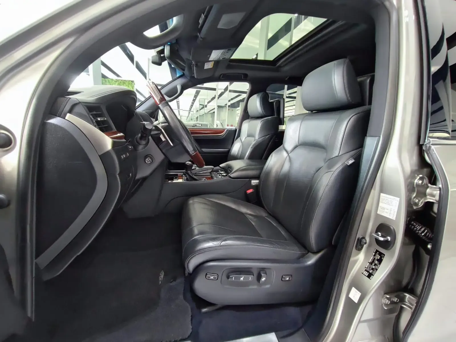 LEXUS LX 570 PLUS