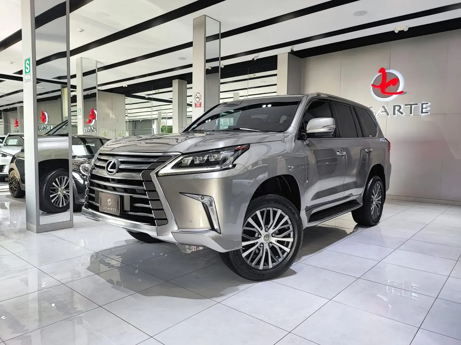 LEXUS LX 570 PLUS