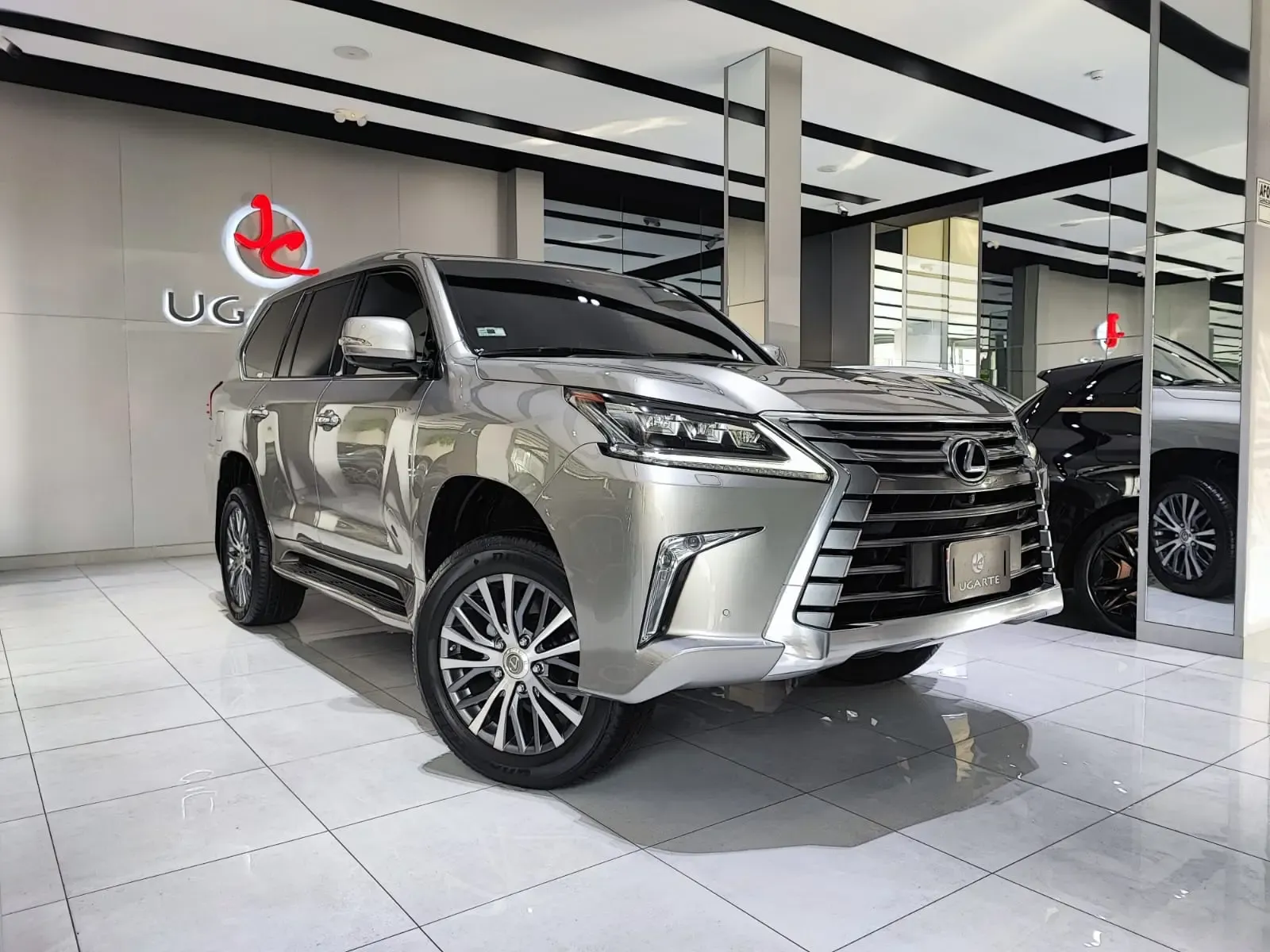 LEXUS LX 570 PLUS