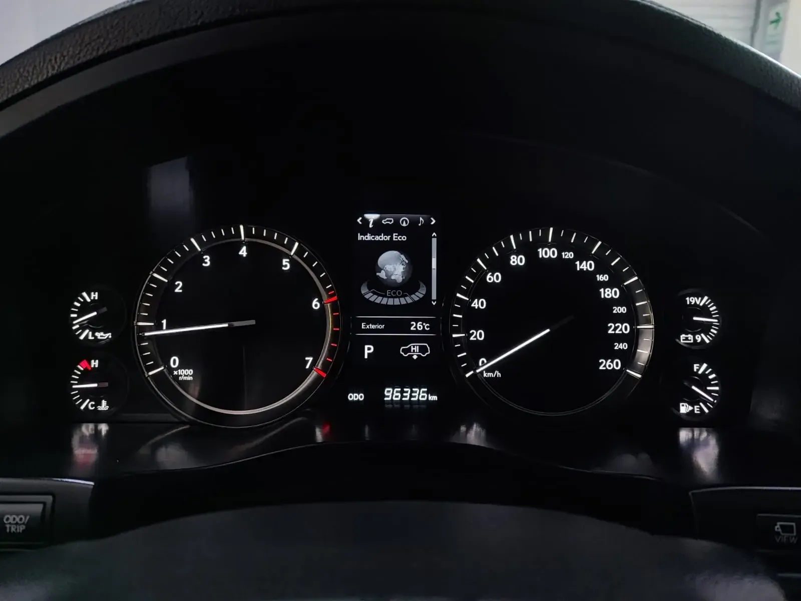 LEXUS LX 570 PLUS