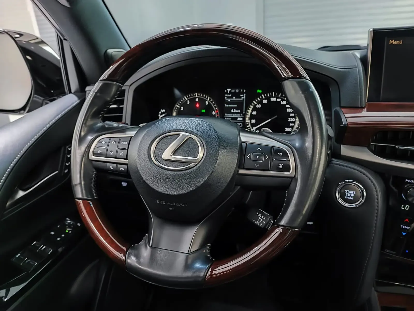 LEXUS LX 570 PLUS