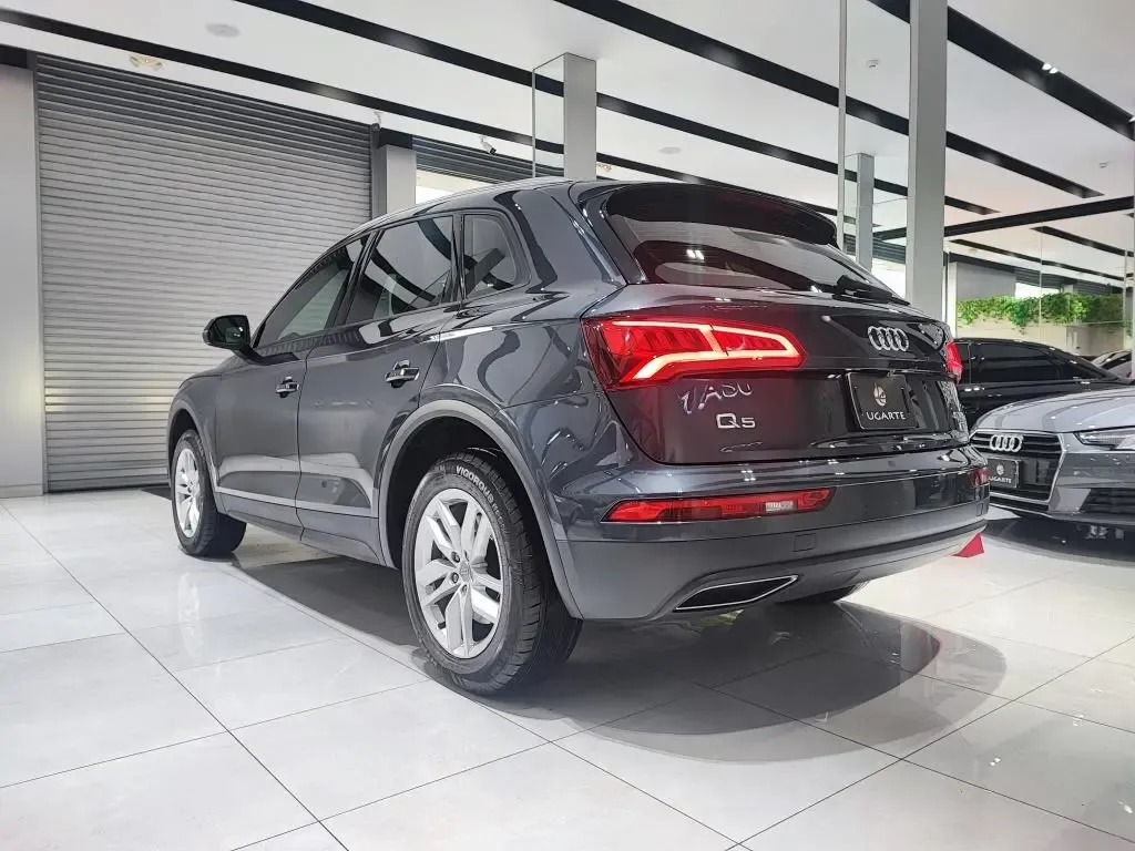 AUDI Q5 45 TFSI ATTRACTION