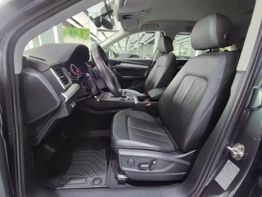 AUDI Q5 45 TFSI ATTRACTION