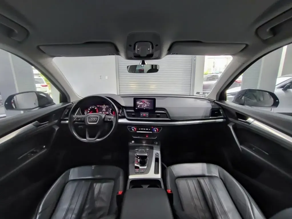 AUDI Q5 45 TFSI ATTRACTION