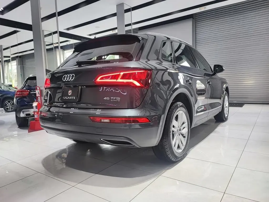 AUDI Q5 45 TFSI ATTRACTION