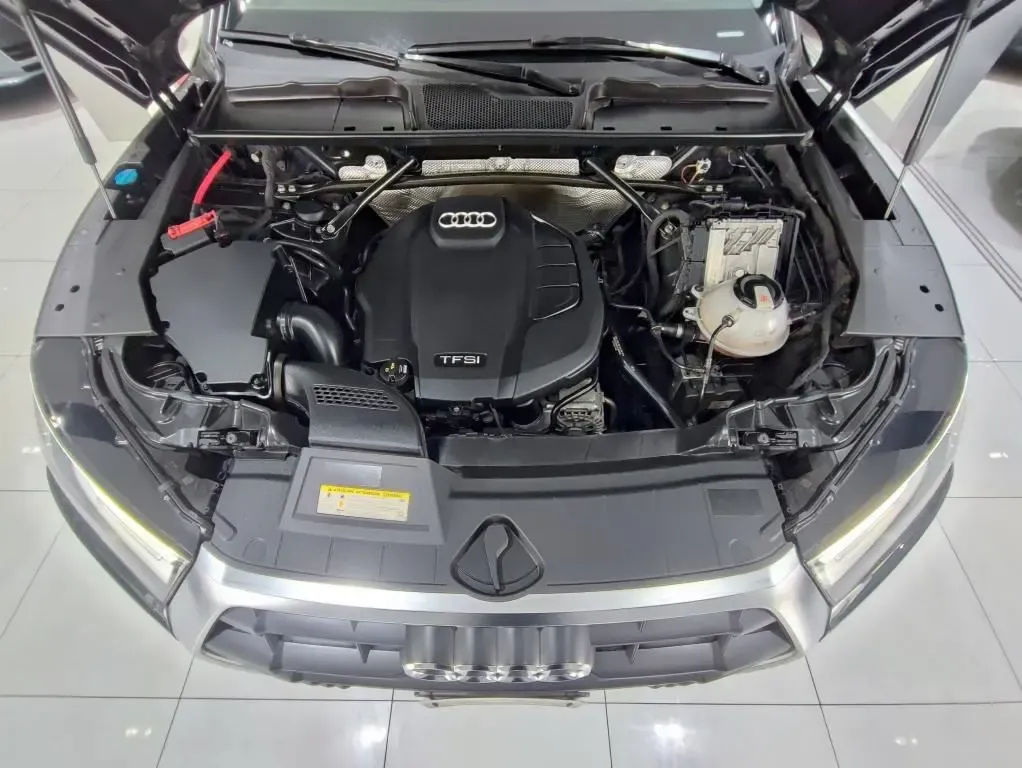 AUDI Q5 45 TFSI ATTRACTION