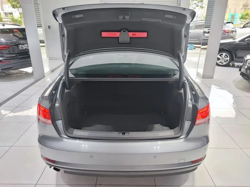 AUDI A4 1.4 TFSI Stronic Attraction