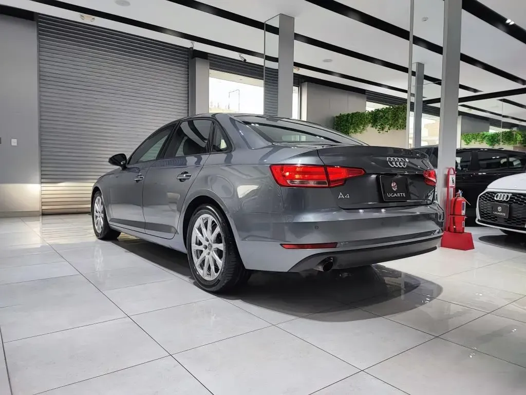 AUDI A4 1.4 TFSI Stronic Attraction