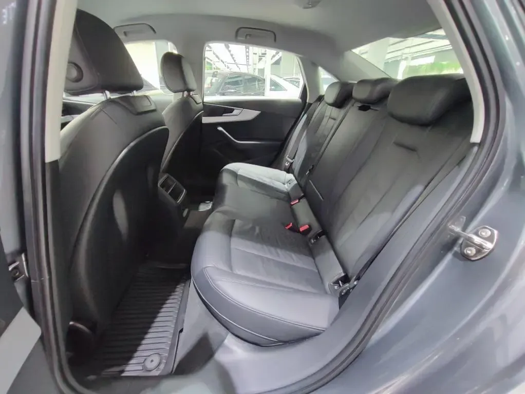 AUDI A4 1.4 TFSI Stronic Attraction