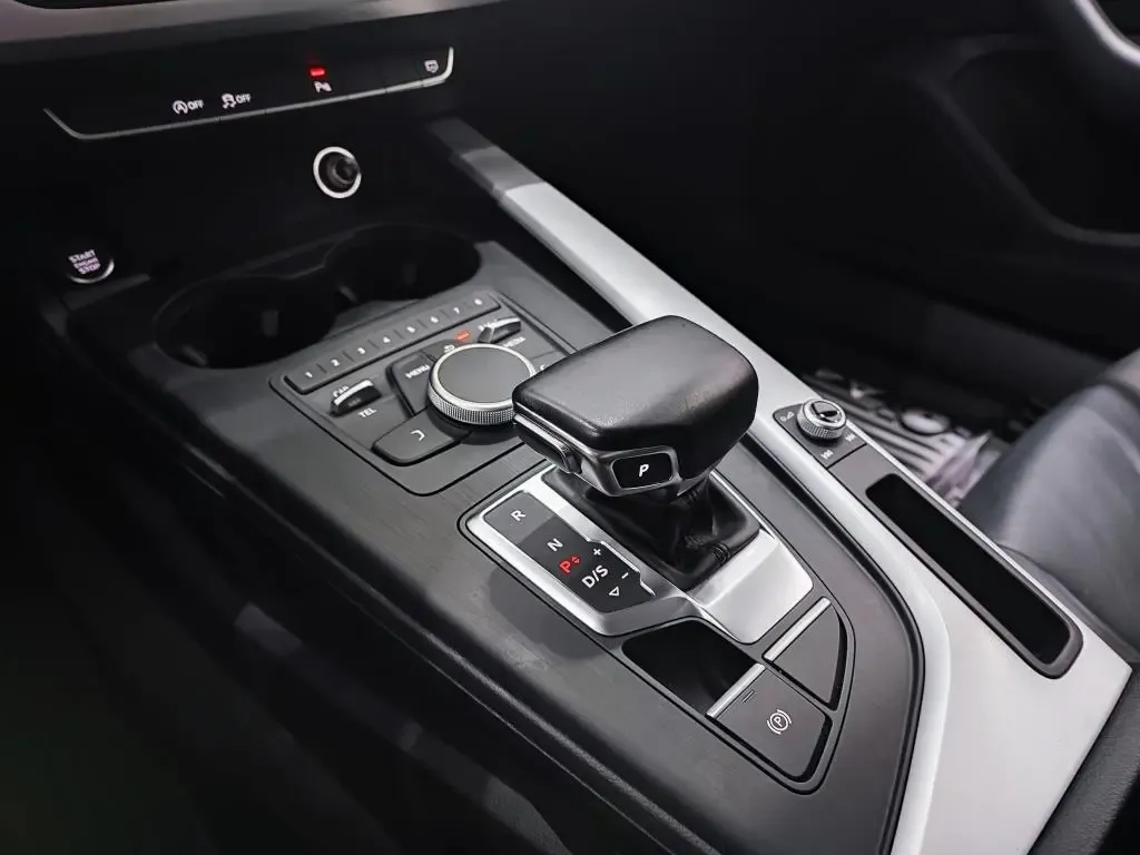 AUDI A4 1.4 TFSI Stronic Attraction