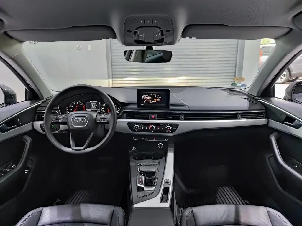 AUDI A4 1.4 TFSI Stronic Attraction