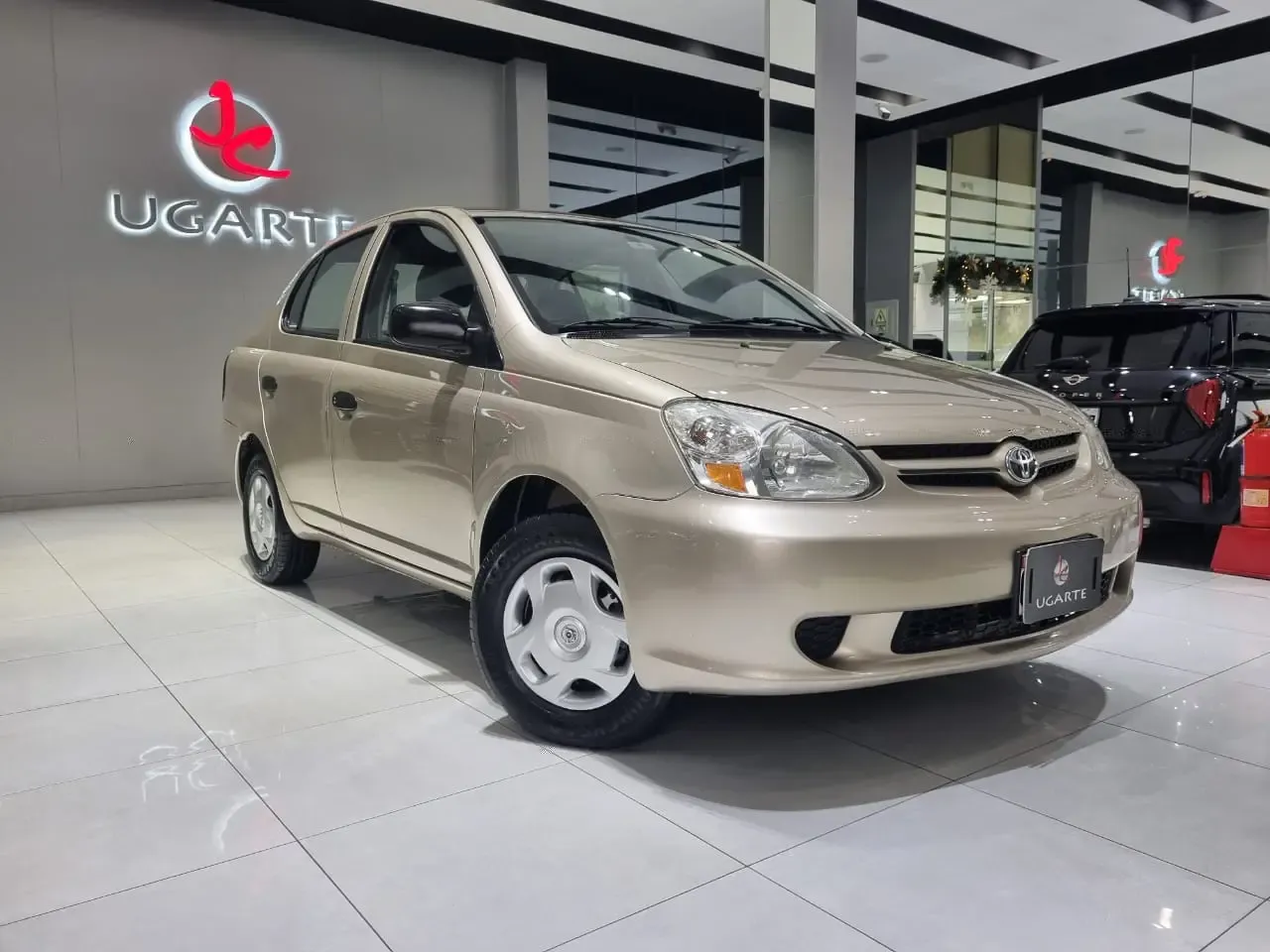 TOYOTA Yaris 1.3 MT